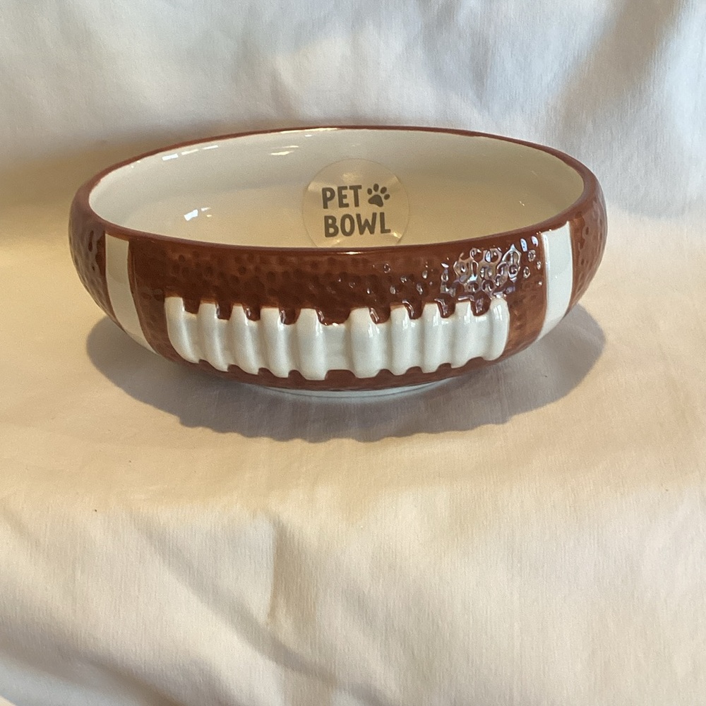Football Pet Bowl